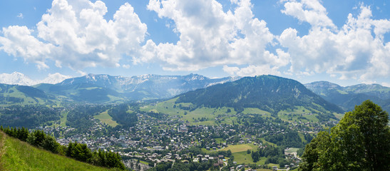 Naklejka premium Wide angle view of the french village of Megeve and surroundings.