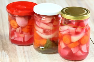 Lactose fermented radish & carrot. Pickles 