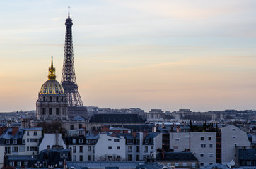 Fototapeta na wymiar Overlooking the rooftops of Paris towards the Eiffel Tower
