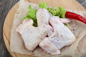 Raw chicken wings