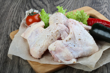 Raw chicken wings