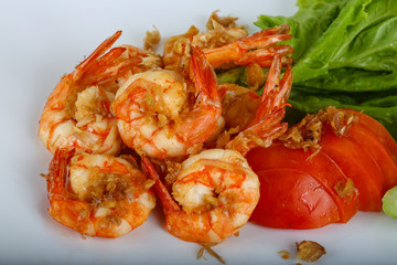 Grilled shrimps with garlic