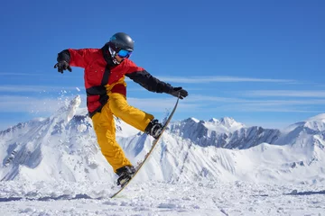 Crédence de cuisine en verre imprimé Sports dhiver Snowboarder doing trick