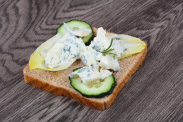 Sandwich with gorgonzola