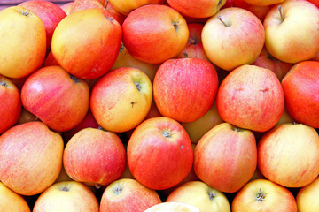 Red apples
