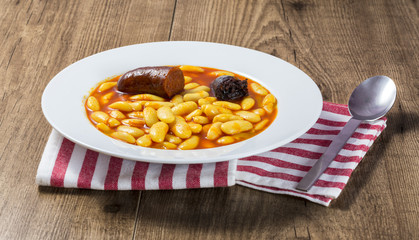Auténtica fabada asturiana