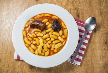 Plato de fabada casera