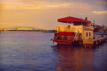 Fototapeta premium Steamboat in Jacksonville Florida USA at sunset