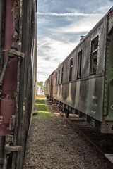 Obraz premium alte Personenwagen auf dem Schrott