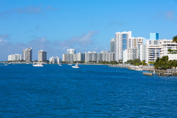 Fototapeta na wymiar Miami Beach from MacArthur Causeway Florida