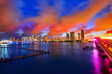 Fototapeta na wymiar Miami downtown skyline sunset Florida US