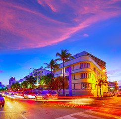Naklejka premium Zachód słońca w Miami South Beach Ocean Drive na Florydzie