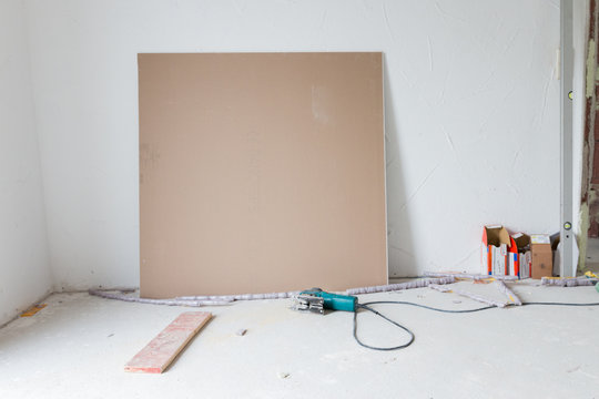 Gibskartonplatte an der Wand