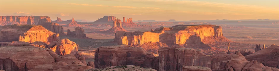 Crédence en verre imprimé Sécheresse Hunts Mesa est une formation rocheuse située à Monument Valley, au sud de la frontière entre l& 39 Utah et l& 39 Arizona aux États-Unis