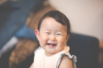 かわいい赤ちゃん 笑顔 - obrazy, fototapety, plakaty