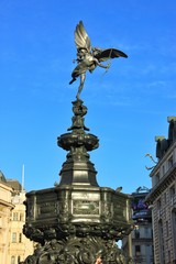 Fototapeta na wymiar Statue of Eros, Piccadilly Circus, London