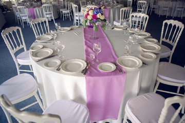 decor design round table purple lilac stripe in the middle
