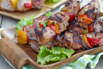Grilled pork kebab with peppers
