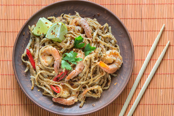 Thai fried rice noodles with shrimps