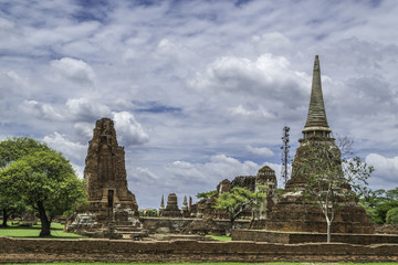 Obraz premium Old Beautiful Thai Temple wat Mahathat, Ayutthaya Historical Par
