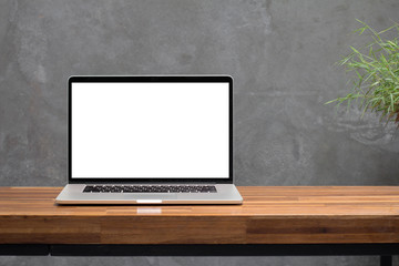 laptop blank screen on wooden table - obrazy, fototapety, plakaty
