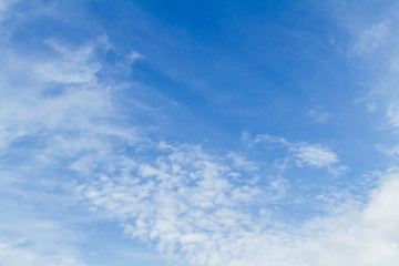 Obraz premium Sky and cloud / Blue sky and white cloud on summer. Good weather day background with copy space.