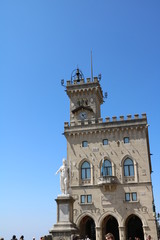 Fototapeta na wymiar Statua della Libertà and Palazzo Pubblico at Contrada del Pianello in San Marino 