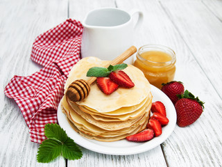 pancakes with strawberries