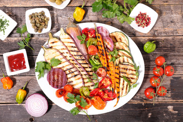 fried vegetable and sauce