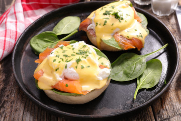 benedict egg with salmon and poached egg