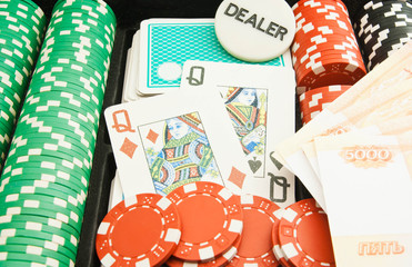 Obraz premium pair of queens, rubles and chips