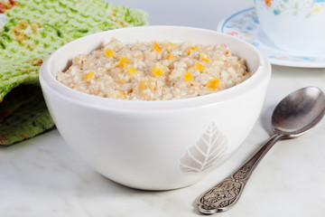 instant oatmeal porridge with apple, without cooking, still life, pieces, breakfast