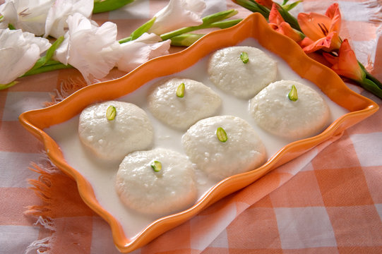 RasMalai Serving In Tray