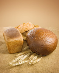 Image of bread and wheat closeup