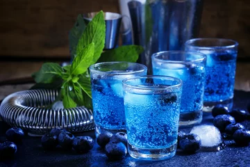 Crédence de cuisine en verre imprimé Cocktail Alcoholic cocktail French soda, with liqueur, lime juice, sugar