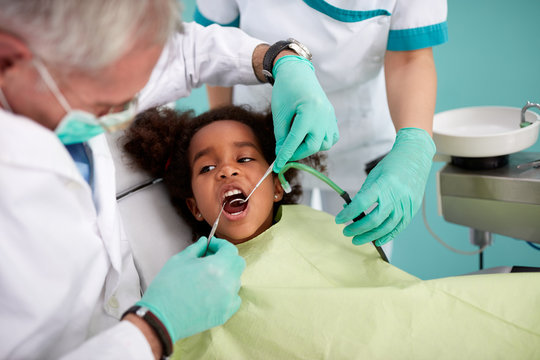 Kid on dental check up