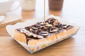 chocolate banana toast