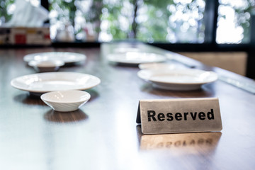 Reserver sign on the table