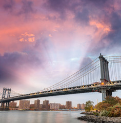Fototapeta na wymiar Manhattan Bridge at sunset in New York City, USA