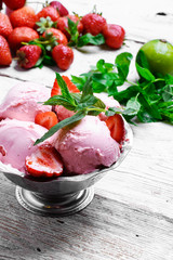 ice cream with strawberries
