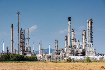 Fototapeta na wymiar Oil petrochemical refinery plant