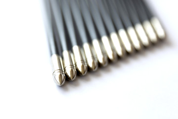 12 arrow spikes