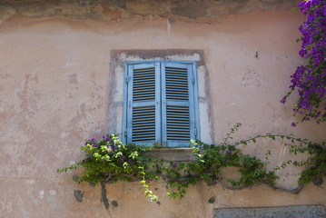 Fototapeta na wymiar Italian windows