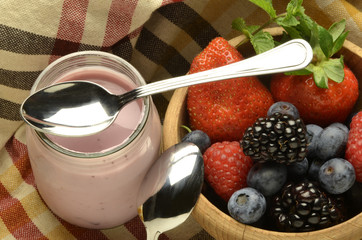 ᏧᏂᎿᏦᏯᏍᏔᏅ Յոգուրտ തൈര് ဒိန်ချဉ် นมเปรี้ยว Yogurt Γιαούρτι Iogurt Yogur Yoğurt Jogurt الزبادي Joghurt יוגורט Frutti Yoqurt di Ёгурт bosco Кисело мляко Jogurtti Yaourt fruit Jógúrt ヨーグルト Йогурт Iogurte © Comugnero Silvana