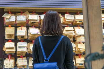 girl in black before wish cards