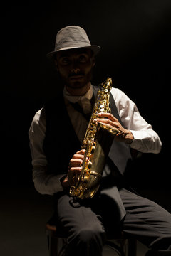 Saxofonista en clave baja