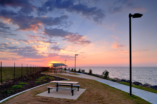 Australia Landscape : Redcliffe Scarborough Marina at sunset