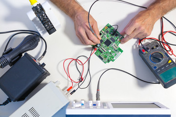 Repair electronics device