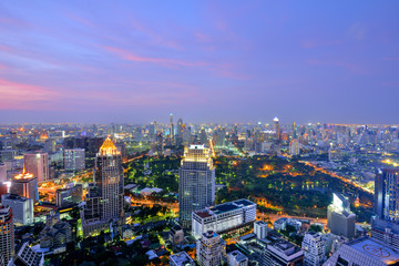 Fototapeta na wymiar Thailand Landscape : Bangkok business center at dusk