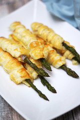 Asparagi in crosta di pasta sfoglia